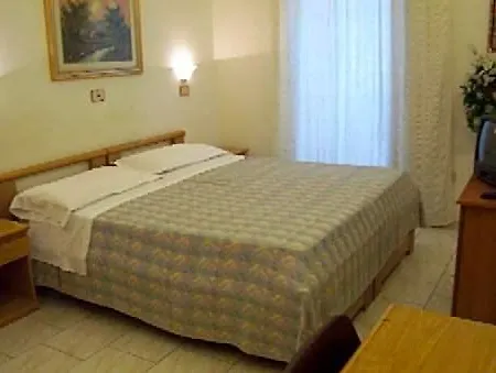 Romeo Hotel 2*