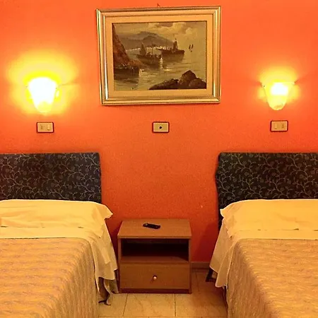Romeo Hotel 2*