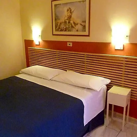 Romeo Hotel 2*