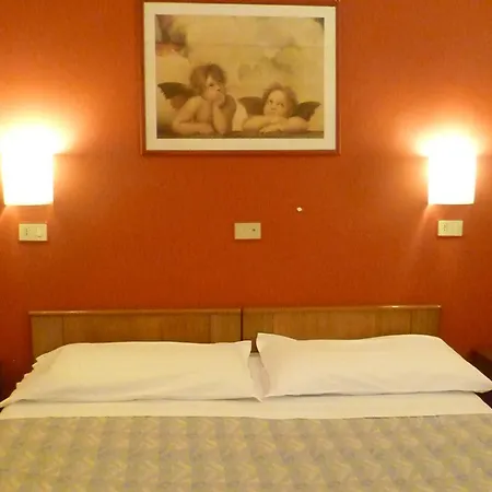 Romeo Hotel 2*
